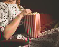 Cinéma : êtes-vous ce voisin insupportable qui mange son pop-corn bruyamment ?
