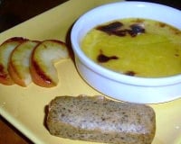 Crème brûlée au Roquefort Papillon , financiers aux noix et pommes poêlées