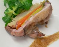 Une recette simple largement inspirée par Arnaud Daguin avec son fameux pigeonneau. Une recette avec une petite difficulté technique comme j'aime : désosser…