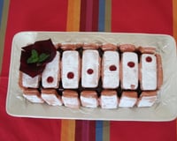 Cake rose-framboise en charlotte