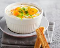 Dégustez cet oeuf cocotte au camembert Coeur de Lion.