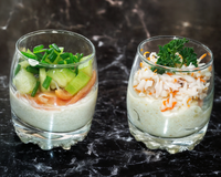 Verrine de saumon fumé, concombre, surimi