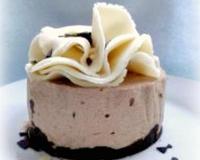 Le chocolat est un allié subtil, intense, riche en goût, ce dessert à pour base un craquant au riz soufflé accompagné d'un bavarois travaillé avec du chocolat noir et…