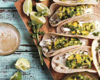 Tacos au poisson et salsa de mangue à l'avocat
