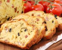 Un cake à proposer pour l'apéritif, sur un buffet ou à emporter pour un pique-nique.