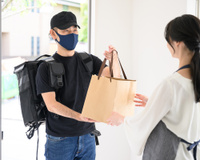 Livraison à domicile : pourquoi cette habitude courante favorise la multiplication des bactéries