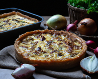 Quiche aux oignons et volaille