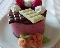 Entremets individuels chocolat-framboises
