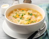 Idéale pour réchauffer votre hiver : voici notre recette pour une savoureuse soupe au chou !