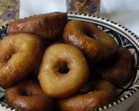 Voici des beignets parfumés au miel et à l'orange, qui ont bercé mon enfance.