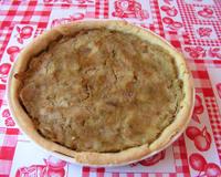 Rhubarbe et spéculoos, deux saveurs qui se marient bien et feront de votre tarte un excellent dessert.