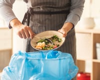 Voici la bonne fréquence pour changer sa poubelle de cuisine, d’après cet expert en hygiène