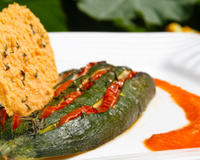 Aventail de courgettes, sauce à la patate douce et tuiles de parmesan aux fines herbes