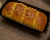 Une brioche simple pour le petit déjeuner.