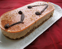 Bavarois aux cerises sur croustillant au chocolat