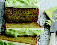 Cake au citron vert et à l'avocat Hass