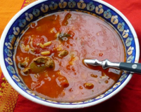 "Harira", est le vrai nom de cette soupe copieuse, que les musulmans dégustent pour rompre le jeûn du Ramadan, accompagnée de dattes, gâteaux…