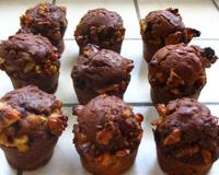 Un brownie très loin des conventions ... : la courgette allège la pâte tandis que les dés de poivrons et le piment d'espelette s'accordent à merveille avec le chocolat.…
