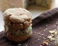 Whoopies pies noisettes et Fourme d'Ambert