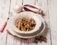 Pâtes complètes aux endives et noisettes