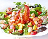 Salade de homard et crevette à la vinaigrette de framboises et fraises