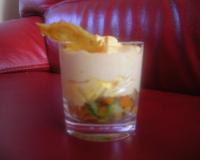 La 1ére couche est constituée de carotte, courgette et orange tandis que la 2ème est une mousse à la carotte. Cela décoré d'une tuile aux gruyére avec des zestes d'oranges.