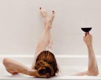 Insolite : Interdiction de boire la tasse dans ce jacuzzi au vin rouge