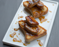 Toasts foie gras caramélisés