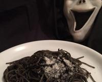 Des spaghettis à l'encre de seiche pour une soirée Halloween très réussie !