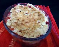 Un dessert que j'aime beaucoup on y trouve le moelleux et le croquant à la fois ceci dit la pomme et la fraise se marient à merveille !