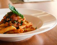 Cette sauce aux légumes du soleil accompagnera parfaitement vos plats de pâtes, de riz ou de semoule. Profitez de la pleine saison des aubergines et des…