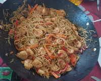 Nouilles sautées aux crevettes caramélisées