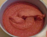 Recette très simple d'une bonne glace aux fraises maison.