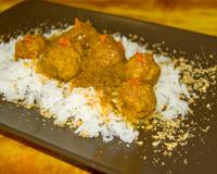Une recette de boulettes classiques cuisinées dans la pulpe du fruit du palmier Elais.