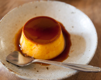 Crème au caramel : les astuces de notre chef pour réussir ce dessert régressif et gourmand