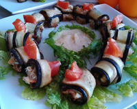 Roulés aux aubergines tomates et crabes, sauces cocktail légère