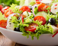 Oubliez la salade de tomates : cette alternative fruitée ultra rafraîchissante est le dîner parfait pendant la canicule