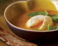 Soupe de légumes et œufs mollets