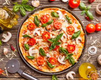 "Vous allez critiquer mais c’est super bon” : testez cette recette de la flemme pour des pizzas prêtes en 10 minutes seulement !