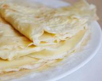 La pâte est très légère, sans lait, digeste et permet d'obtenir de jolies crêpes bien fines.
