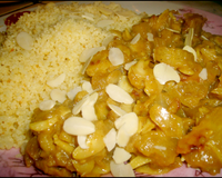 Il s'agit d'une mijotée de navets agrémentée de raisin noirs secs, de curry et de cumin et d'amandes effilées.