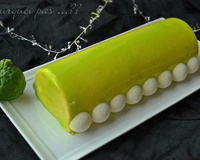 Bûche combava, citron, amandes