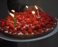 Salade d'herbes et de fraises aux parfums d'été