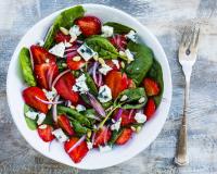 Cuisiner les fraises en salé, la très bonne idée du printemps