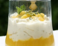 Écrasé de mangue et crème croquante, cardamome, citron vert