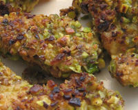Des nuggets de poulet panés à la pistache