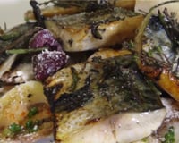 Maquereaux grillés aux herbes et aux champignons