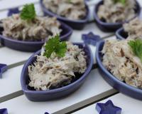 Ce sont des rillettes très simples et rapides à faire. Faciles à tartiner sur des toasts pour un apéritif, par exemple.