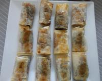 Des feuilles de bricks farcies aux pommes et au boudin noir.
