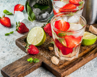 "C’est la boisson désaltérante par excellence" : ce mojito à la fraise et au basilic est idéal pour cet été !